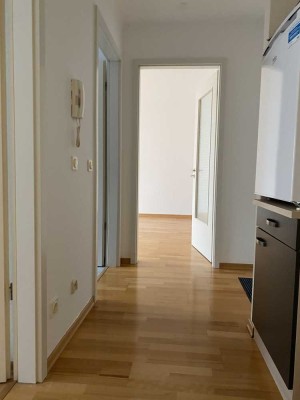 Vollständig renovierte Wohnung 2. OG (Aufzug), Balkon zentral und ruhig