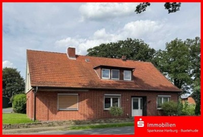 Mein Zuhause mit großem Nebengebäude