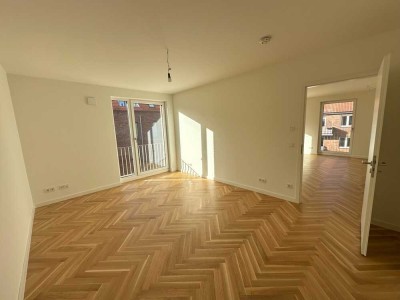 4 Zimmer für Familie oder Homeoffice: Bezugsfertig & courtagefrei, Endetage mit Balkon, Barmbek-Süd