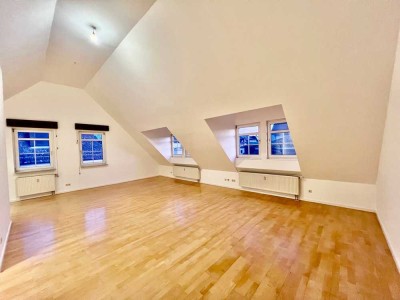 2-Zimmer-Dachgeschosswohnung im Loftstyle mit EBK in Usingen