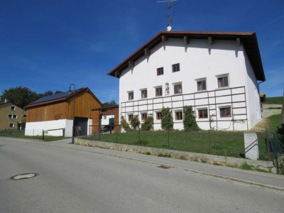 Ehem. Hofstelle m. Nebengebäuden in ruhiger Ortsrandlage Nähe Bad Füssing im Bäderdreieck