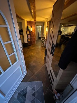 Erstbezug nach Sanierung mit EBK: Stilvolle 3,5-Raum-Erdgeschosswohnung mit geh. Innenausstattung