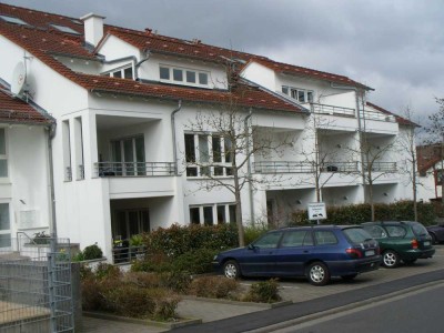 Charmante 2-Zimmer Wohnung mit Dachterrasse in Feldrandlage