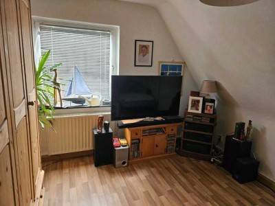 gepflegte 2-Zimmer-DG-Wohnung (inkl. Single-Küche) in Eschwege-Eltmannshausen