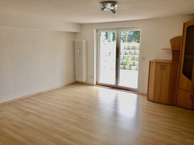 Geräumige, günstige 2,5-Zimmer-Souterrain-Wohnung mit Terasse in Breisach-Niederrimsingen