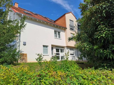 Exklusive, gepflegte 2-Zimmer-Wohnung mit Balkon und Einbauküche in Hofheim am Taunus