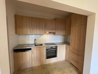 MIETE! Helle 2 Zimmerwohnung im Erdgeschoss Grünfläche, inkl. Einbau - Küche , Barrierefrei ideal für Alt und Jung