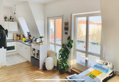 2-Zimmer Wohnung mit Balkon, 780 €, 49 m²