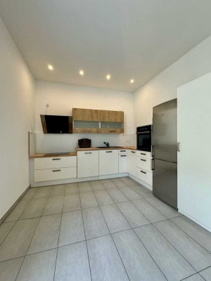 Stilvolle 2 Zimmer Wohnung* Renoviert * Zuffenhausen