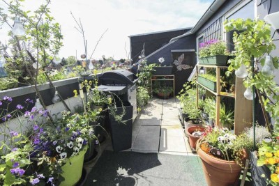Rosellerheide: Großzügige 4-Zi.-Whg. mit Sonnen-Loggia und 2 Stellplätzen