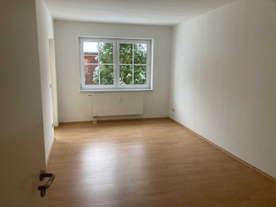 geräumige 2-Zimmer-Wohnung im Erdgeschoss mit Terrasse