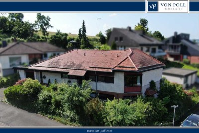 Großzügiges Architekten-Einfamilienhaus mit Einliegerwohnung und Kachelofen