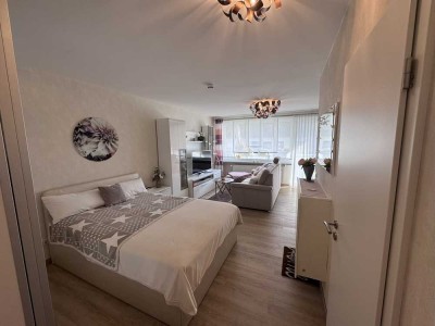 Helle, möblierte 1-Zimmer-Wohnung mit Balkon & Klimaanlage - befristet bis 31.12.26