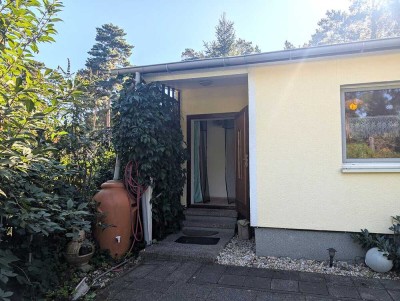 Natur pur: Wochenendhaus und Grundstück mit Kamin, Wintergarten & Wärmepumpe in der Dübener Heide