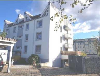 Moderne und frisch renovierte 3-Zimmer- Wohnung mit Terrasse
