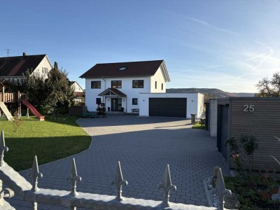 Hochwertiges Einfamilienhaus mit großem Grundstück!