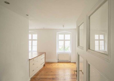 Bezugsfreie 2-Zi-Whg mit Wohnküche im 4. OG  Manteuffelstr. / Höhe Paul-Lincke-Ufer