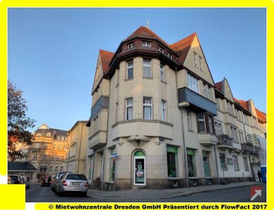 Exklusive 4-Raumwohnung mit Parkett, 2 Bäder und Wohnküche - Einbauküche vom Vormieter möglich !!!