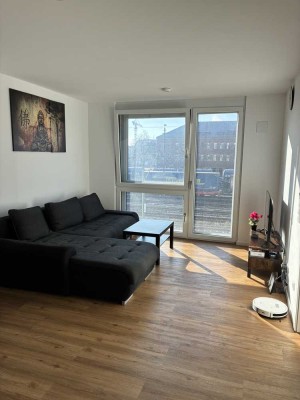 Lichtdurchflutete 2-Zimmer-Wohnung mit Einbauküche und großer Loggia!