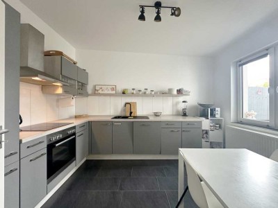 Hier wollen Sie hin! Saniert mit EBK und Balkon.