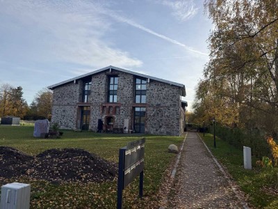 NEU wunderschöne 4-Raum Maisonette-Wohnung mit Blick auf das historische Gutshaus-Niekrenz NEU
