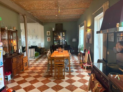 Top sanierte Wohneinheit auf dem historischen Claßenhof!