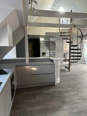 Carlstadt: Loft-Wohnung in begehrter Lage mit Einbauküche