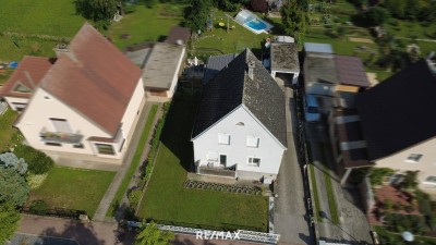 Einfamilienhaus mit Pool und großem Garten in verkehrsgünstiger Lage