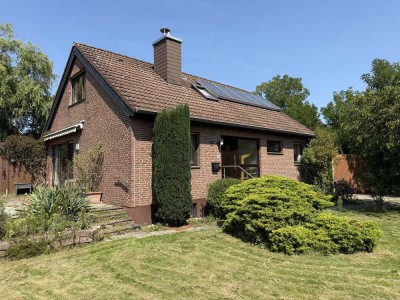 Lehrte - West: Grandioses Einfamilienhaus mit viel Platz, herrlichem Garten & Garage in bester Lage!