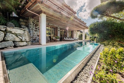 Traumhaftes Neubau-Chalet auf der Sonnenseite mit Infinity-Pool