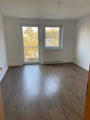 Freundliche 3 Zimmer Wohnung in einer grünen Wohnanlage