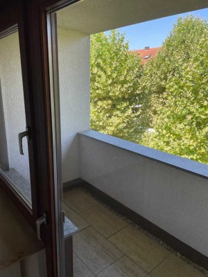 3 Zimmer Wohnung mit Aufzug, EBK und 2 Stellplätzen