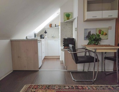 Stilvoll möblierte 1-Zimmer-Wohnung mit Stellplatz in Innenhof