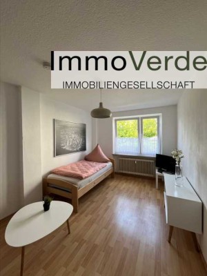Attraktive 1-Zimmer-Wohnung mit 8 vermieteten Stellplätzen – ideal für Kapitalanleger & Eigennutzer