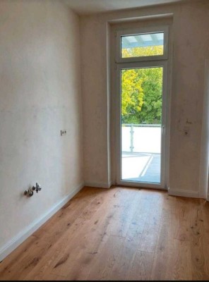 1100.0 € - 120.0 m² - 4.0 Zi. wunderschöne Altbauwohnung