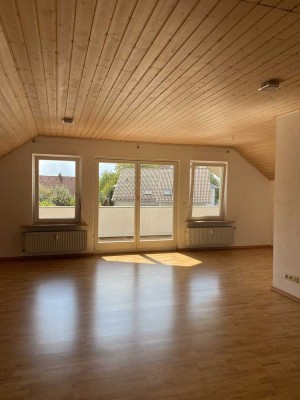 Helle Dachgeschoss - Wohnung in Alfdorf ab 1.3.2026 zu vermieten