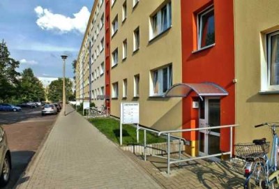 Möbel rein, glücklich sein - 3-Raum Wohnung mit Balkon!