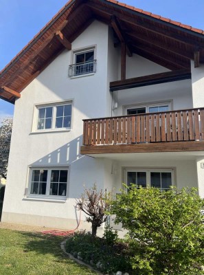 Geräumiges,  8,5 Zimmer Mehrgenerationenhaus in Schierling