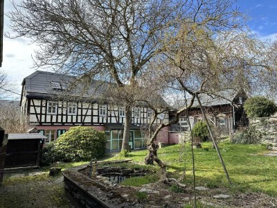 Idyllisches Landleben auf ehemaligem Bauernhof, gepflegter Zustand, ca. 2.400 m² Grundstück