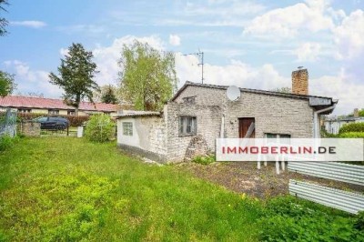 IMMOBERLIN.DE - Sanierungsbedürftiges Haus in sehr naturverbundener Lage