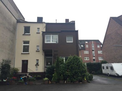 Sehr schöne, gepflegte 3-Zimmer-Altbauwohnung in der 1. Etage