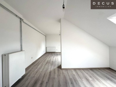 | CHARMANTE DACHGESCHOSSWOHNUNG | HELL &amp; ZENTRAL | 4. OG | IDEAL FÜR SINGLES &amp; STUDENTEN | TOP LAGE | NÄHE UNI