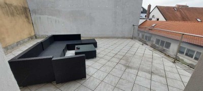 Schöne Altbau-Wohnung in der Innenstadt.