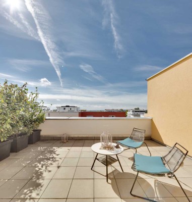 Moderne lichtdurchflutete Doppelhaushälfte mit toller Aussichts-Dachterrasse in Tübingen (Kreis)