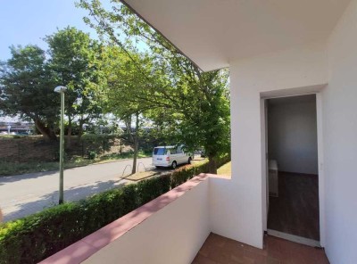 + RENOVIERT + PERFEKT mit Balkon