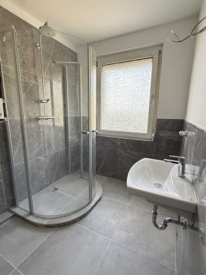 Exklusive 2-Zimmer-Wohnung mit Tageslichtbad und toller Aussicht - Erstbezug nach Sanierung