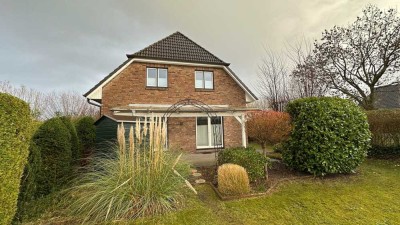 Gemütliches Einfamilienhaus mit Carport, Garage und Werkstatt