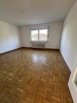 Zentrale, frisch renovierte 2-Zimmer-Wohnung mit Einbauküche in Lünen-Süd