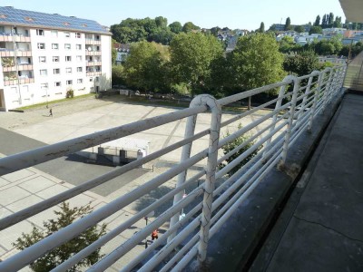 Seniorenwohnung-- Barrierefrei -- Aufzug-- Balkon-- bezugsfertig- Ruhige, zentrale Lage