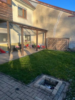 Charmante Doppelhaushälfte mit zwei separaten Wohnungen in Steinheim-Söhnstetten